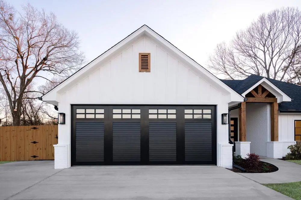 Canyon Ridge Louver Doors