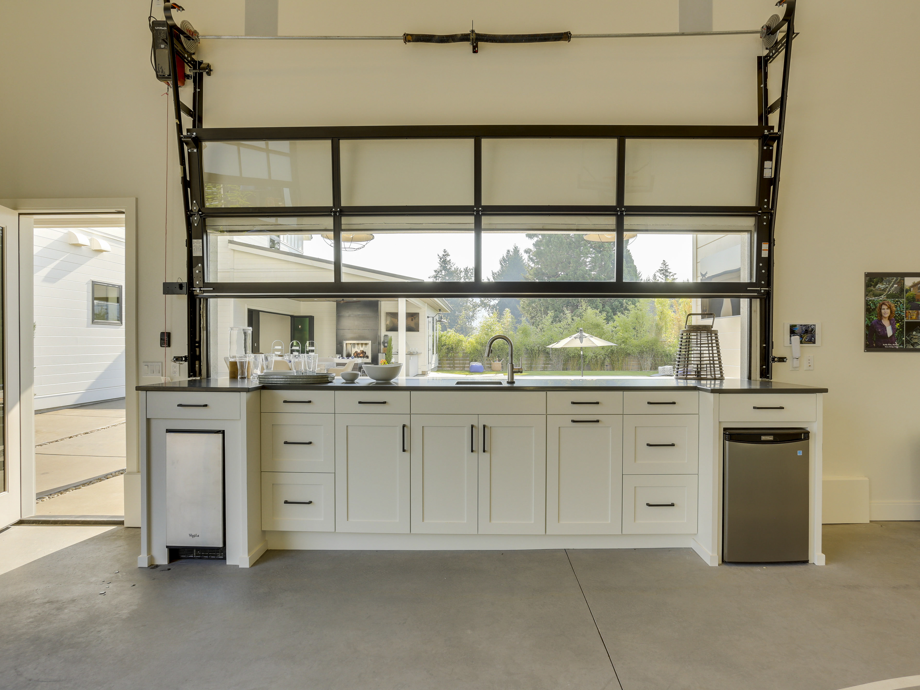 Avante Garage Door on Bar