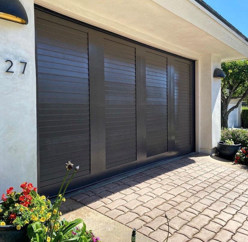 Canyon Ridge Louver Transitional Canyon Ridge Louver Dark Finish
